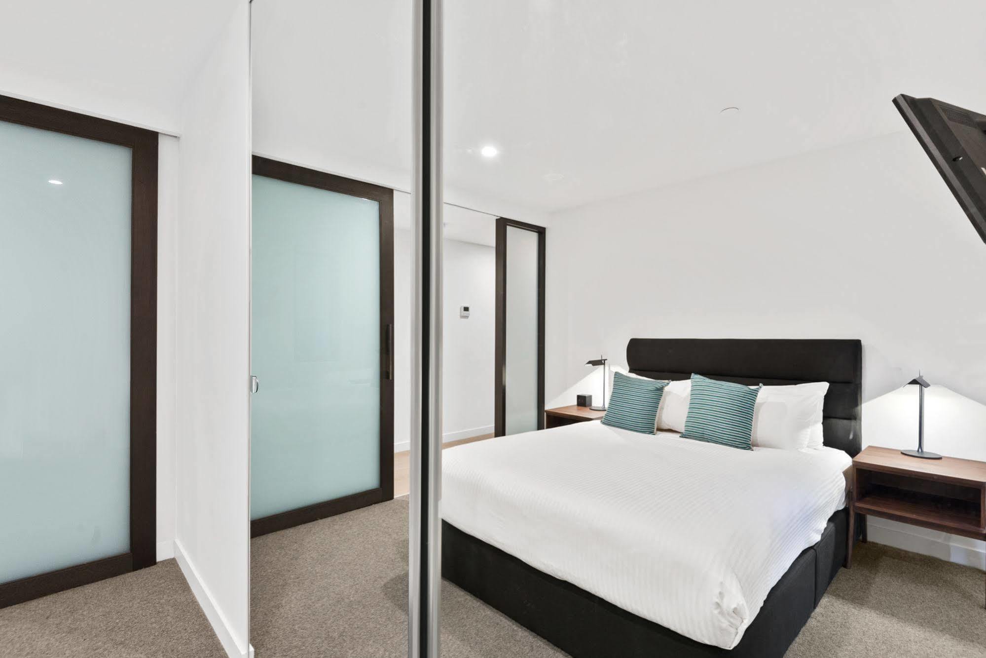 District South Yarra Aparthotel เมลเบิร์น ภายนอก รูปภาพ