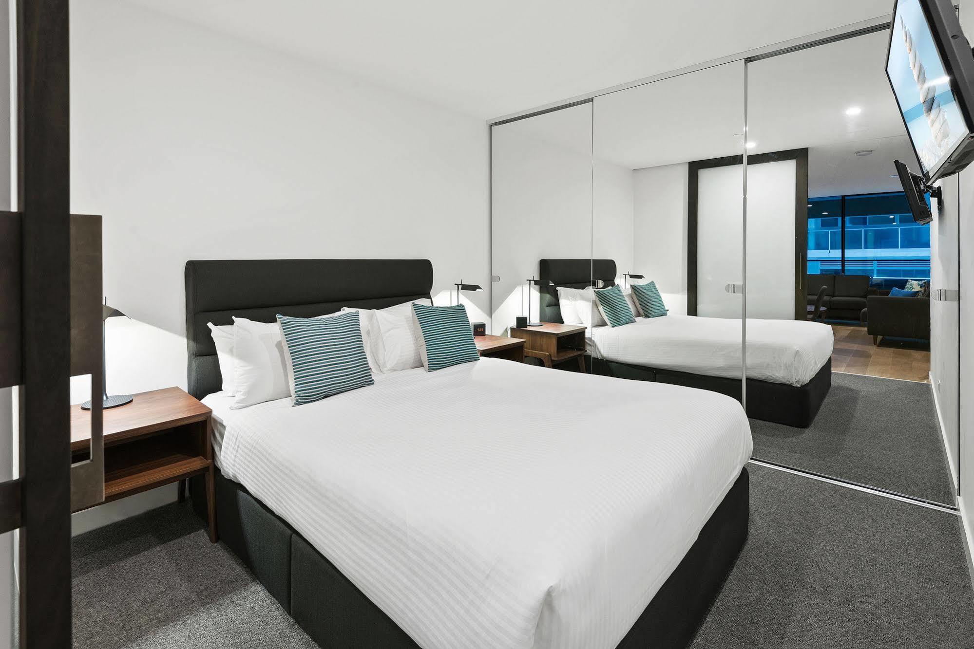 District South Yarra Aparthotel เมลเบิร์น ภายนอก รูปภาพ